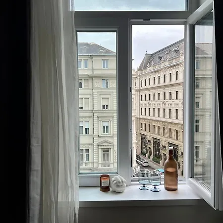 Casadeco Budapest Apt-Stunning New York Cafe View Buitenkant foto
